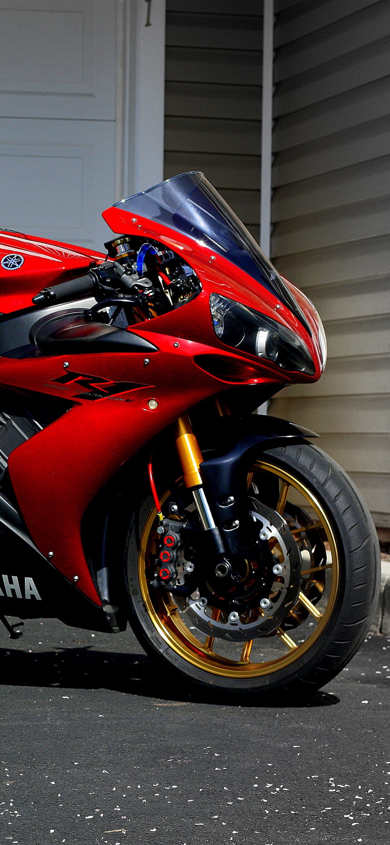 Moto sportiva rossa Yamaha, 1242x2688 Full HD Verticale, iPhone