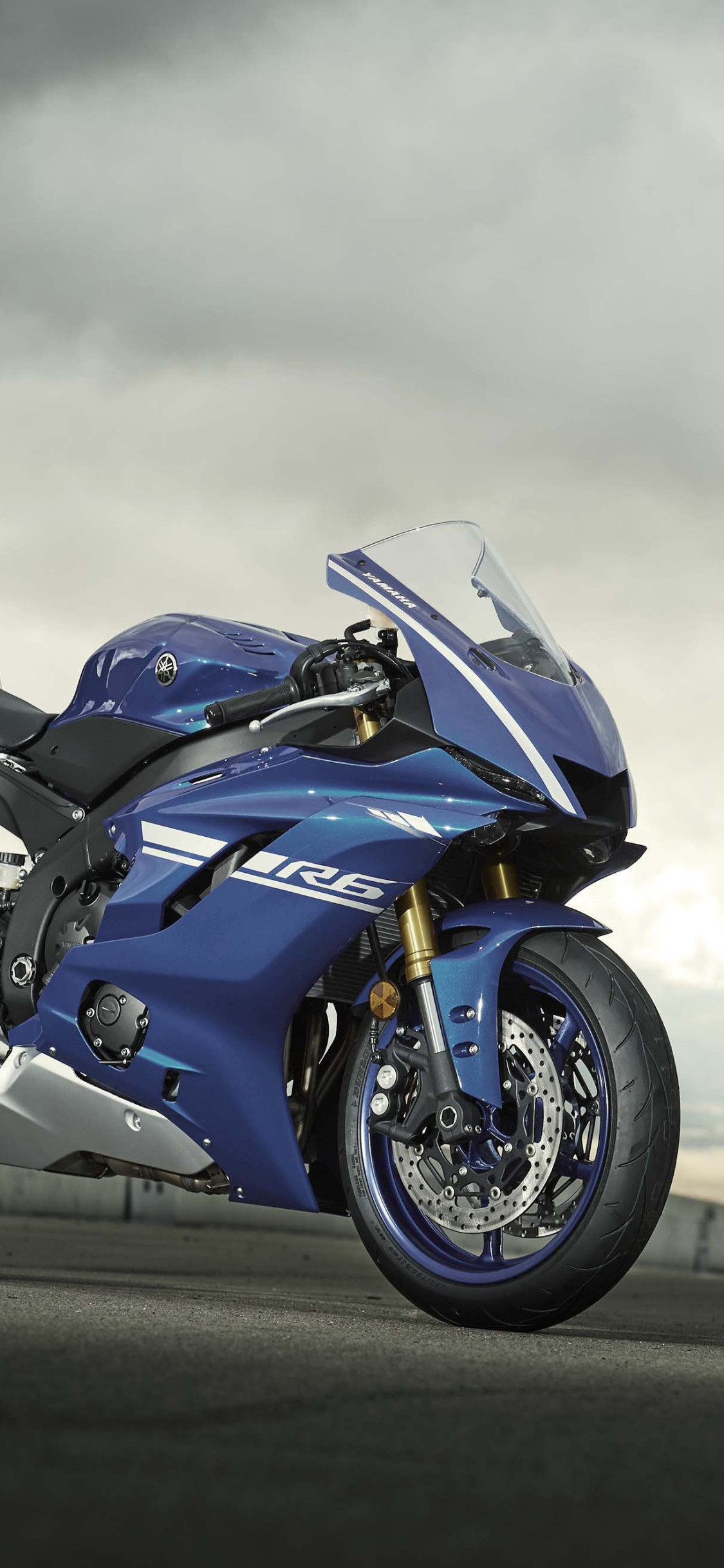 Moto sportiva Yamaha R6 blu, 1125x2436 Verticale, iPhone