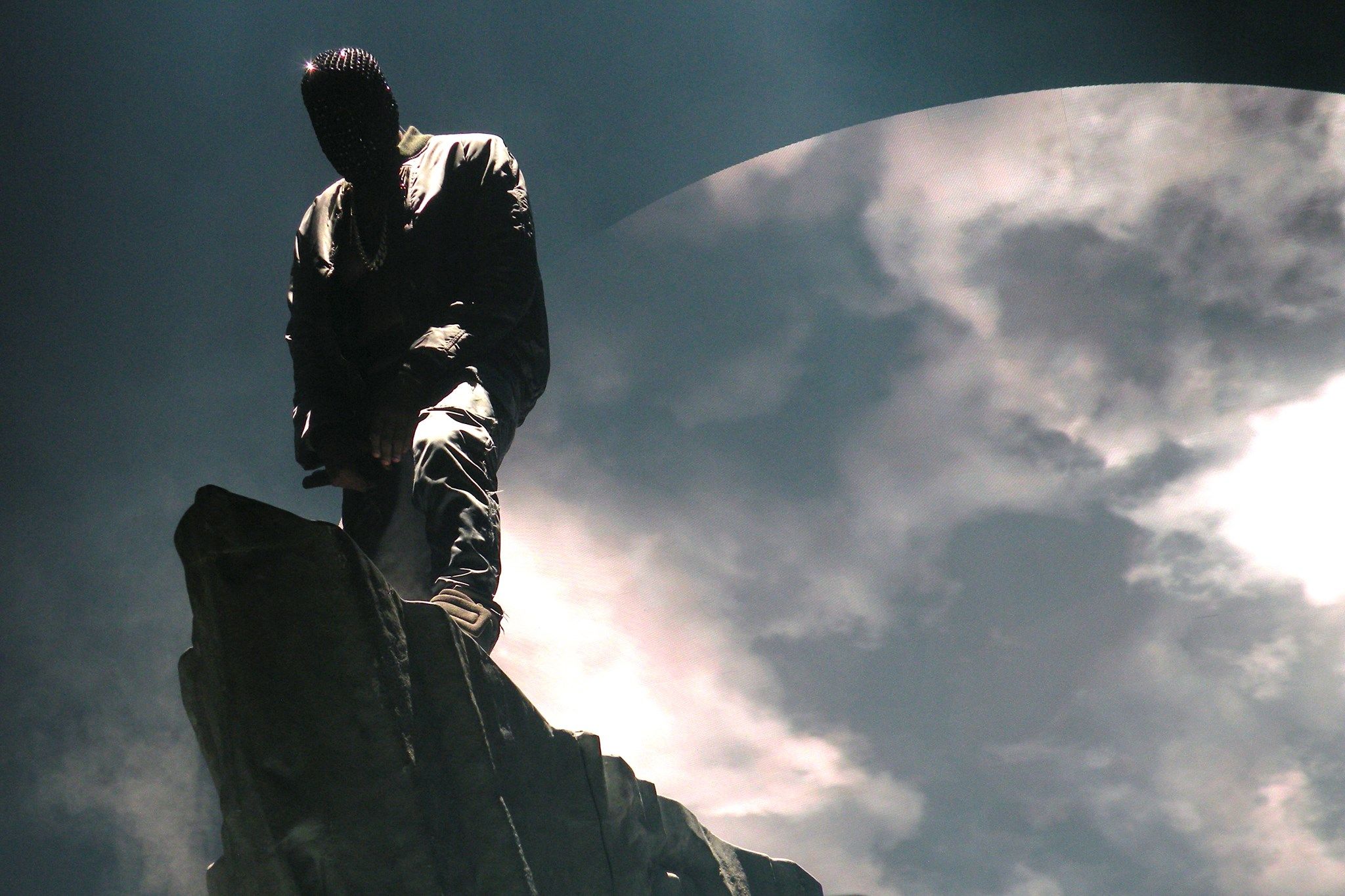Kanye West Yeezus con maschera, 2048x1365 alta risoluzione, Desktop