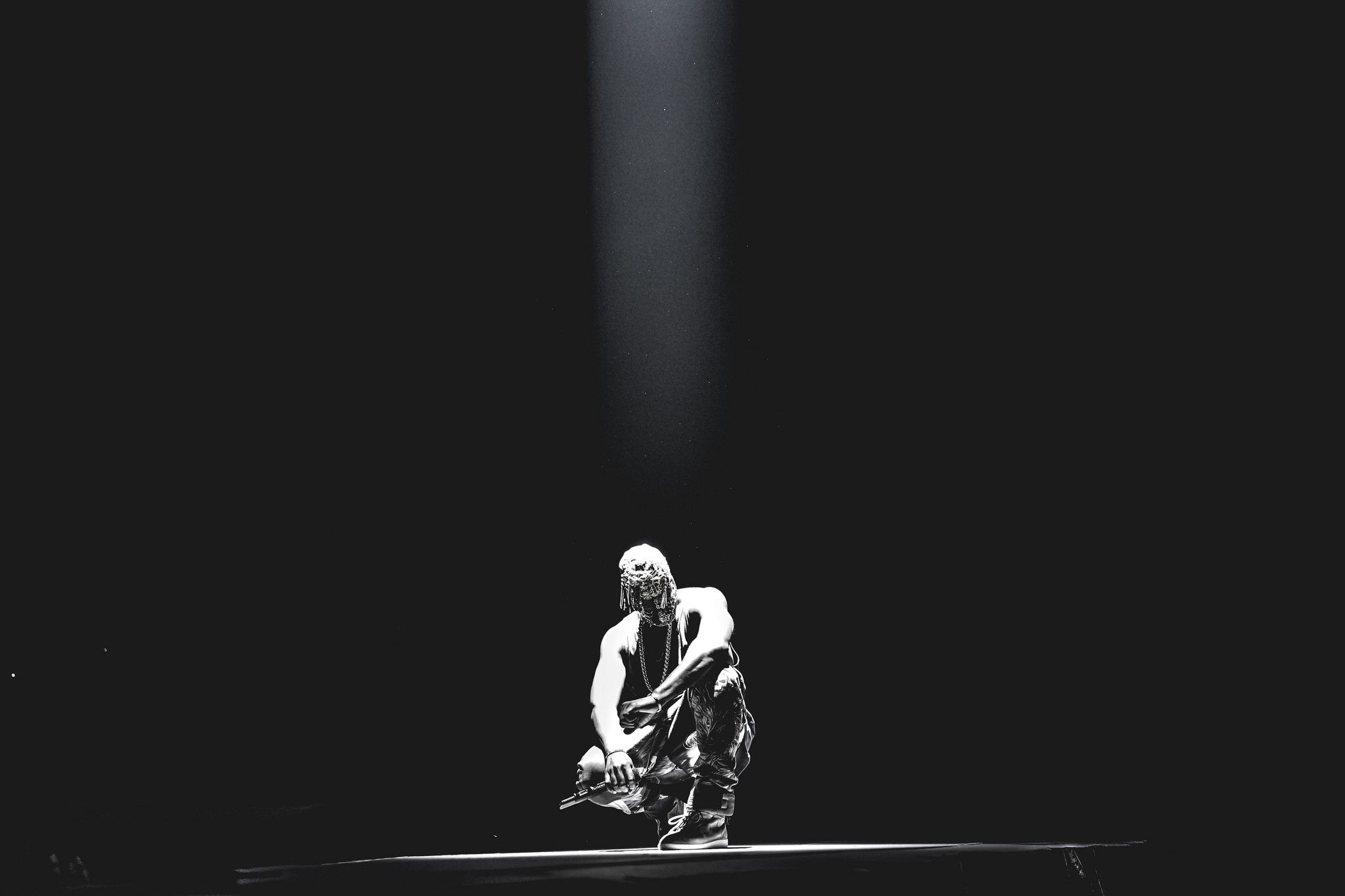 Yeezus figura incappucciata luce, 1280x1707 Full HD Verticale, iPhone