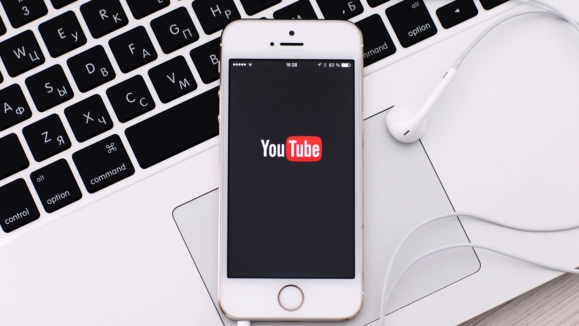 Logo YouTube con collage foto, 1280x720 720p, PC
