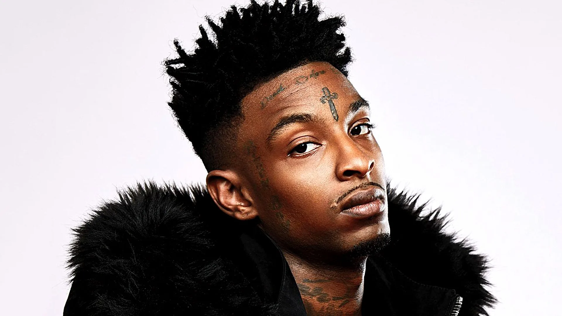 Rapper su moto, muro mattoni, 1332x850 HD, Notebook Gaming