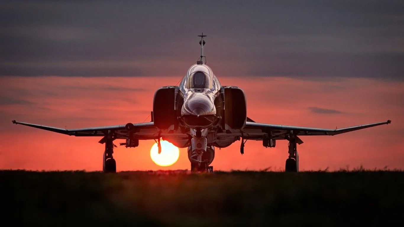 Aereo da caccia al tramonto, 1366x768 HD, Desktop
