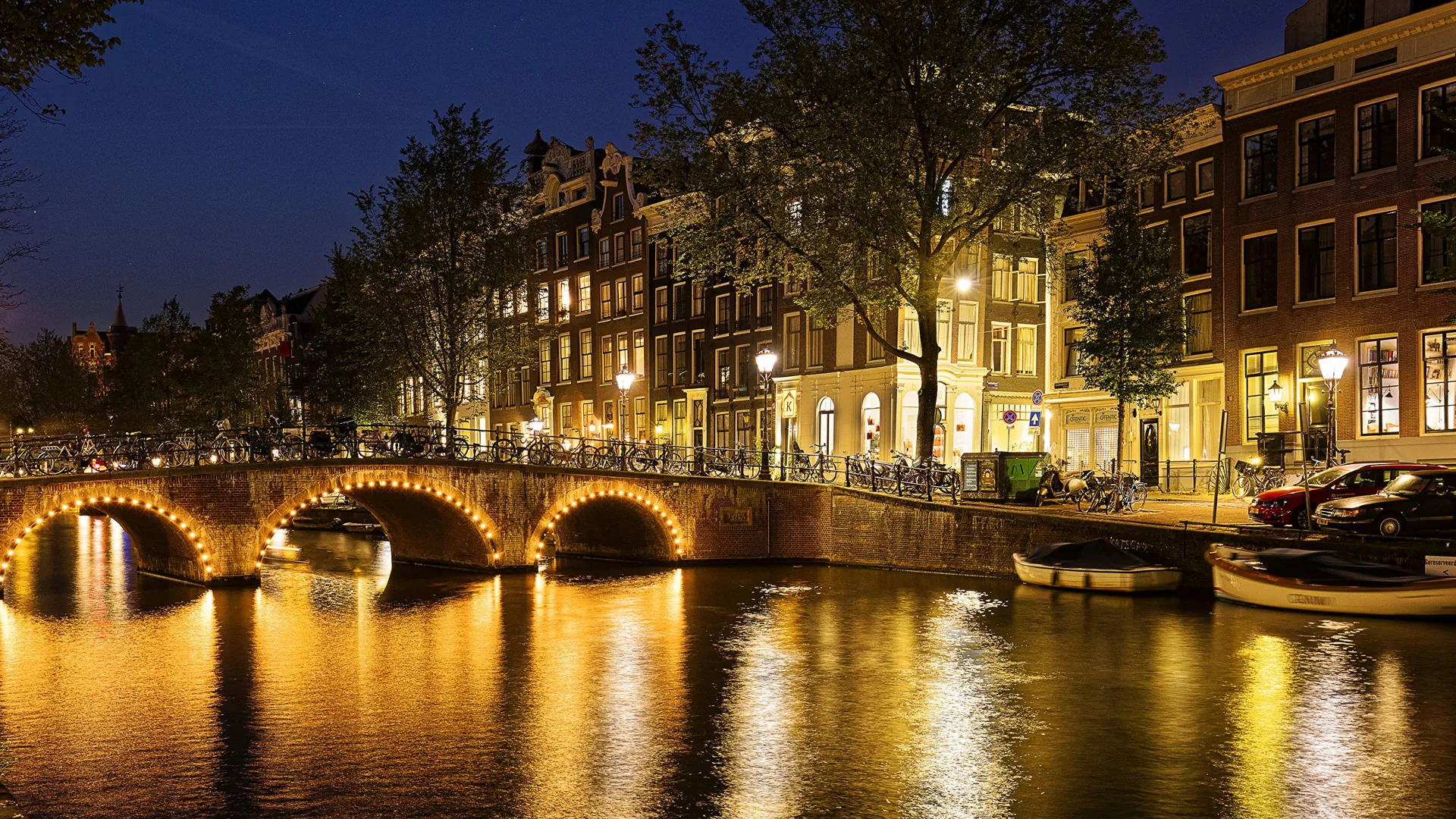 Canale di Amsterdam notturno, 2560x1440 2K, PC Desktop
