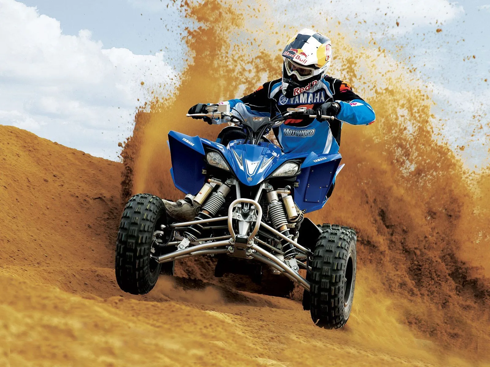 ATV Yamaha blu su sabbia, 1600x1200 900p, MacBook Air