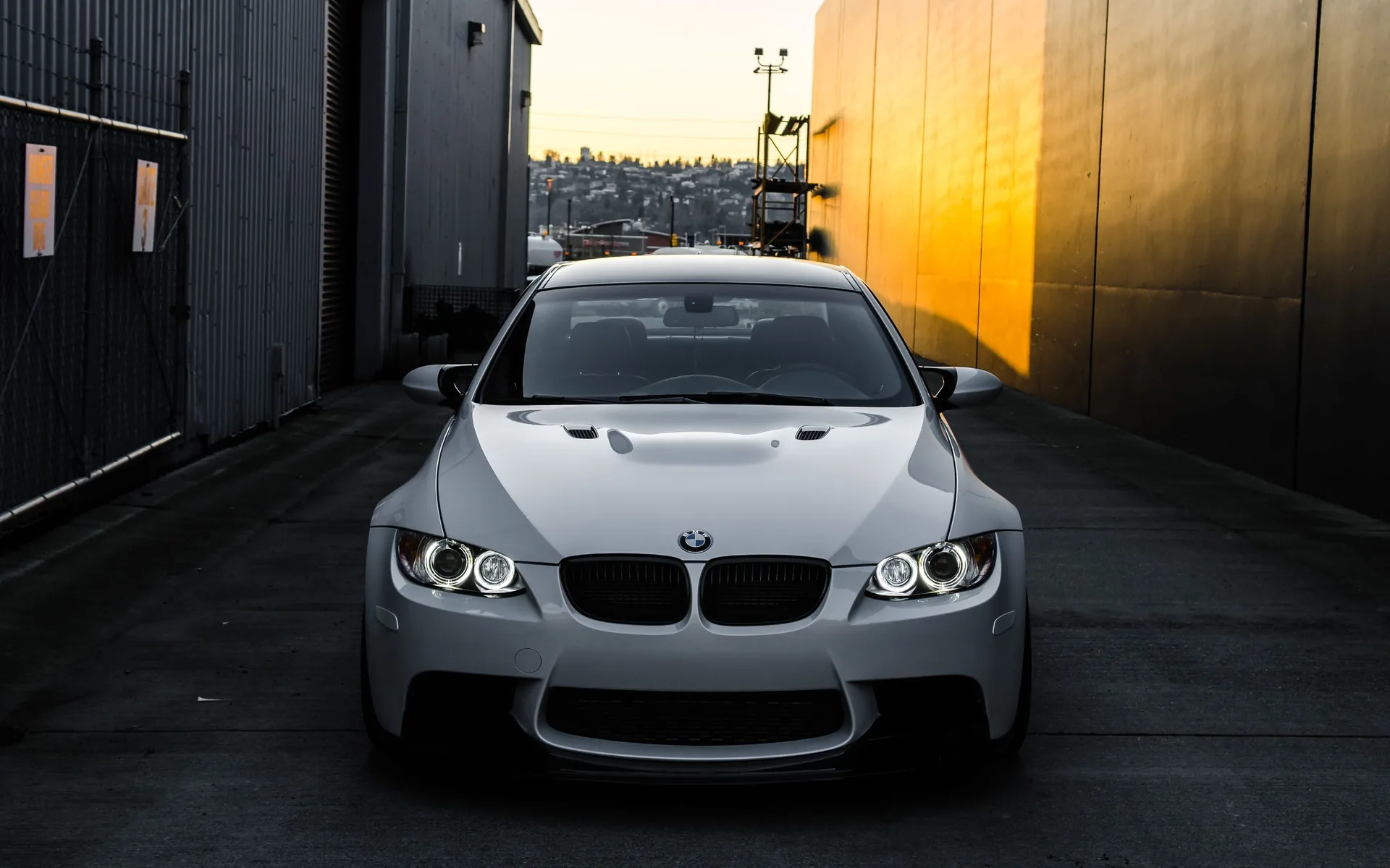 BMW M3 grigia frontale, 2880x1800 2K, Laptop