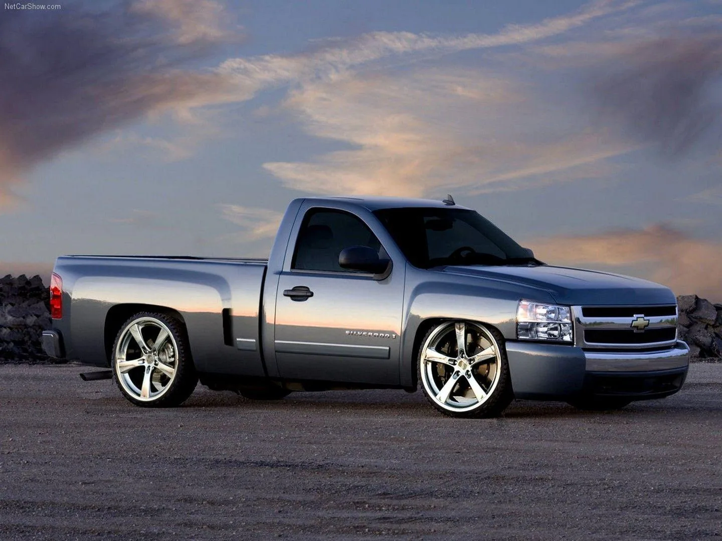 Chevrolet Silverado grigio custom, 1440x1080 HD, Desktop