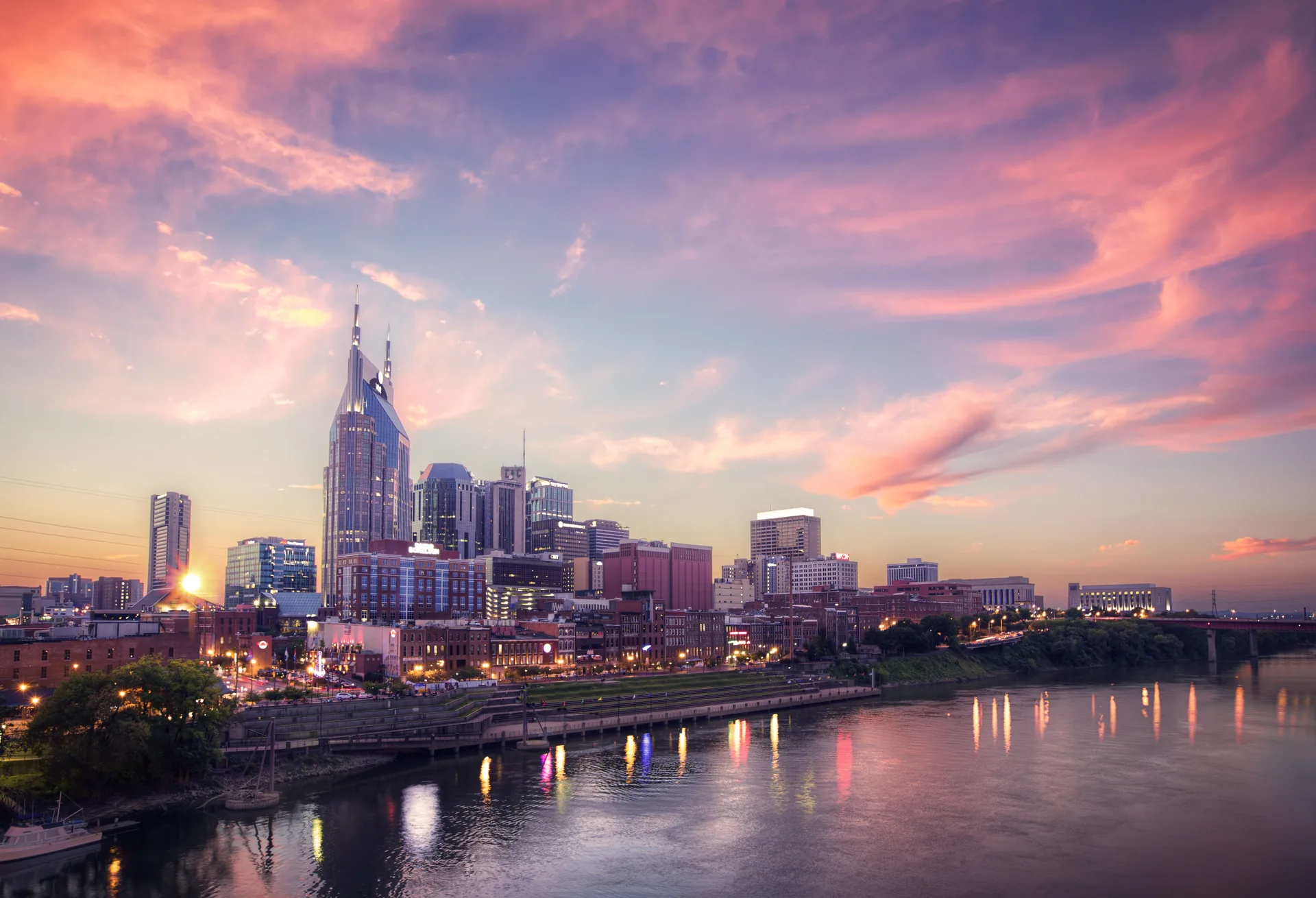 Skyline città al tramonto, fiume, 5258x3588 UHD, PC 4K