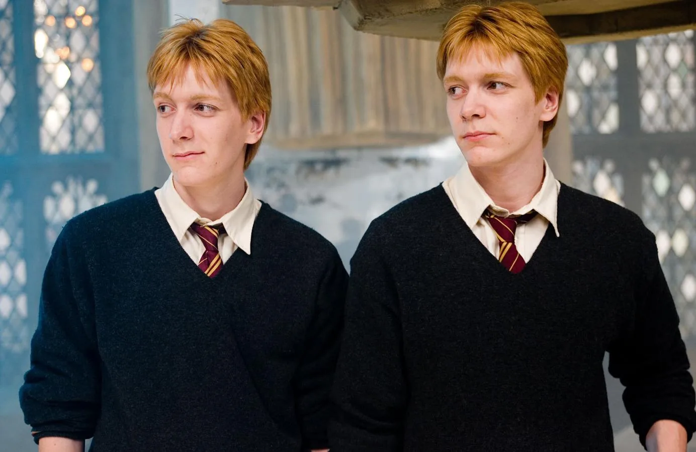 Fred e George Weasley uniforme, gemelli Weasley, 1384x899 720p, Laptop