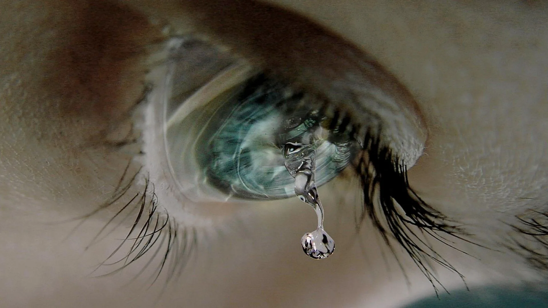 Occhio con lacrima azzurro, 1920x1080 Full HD 1080p, Desktop