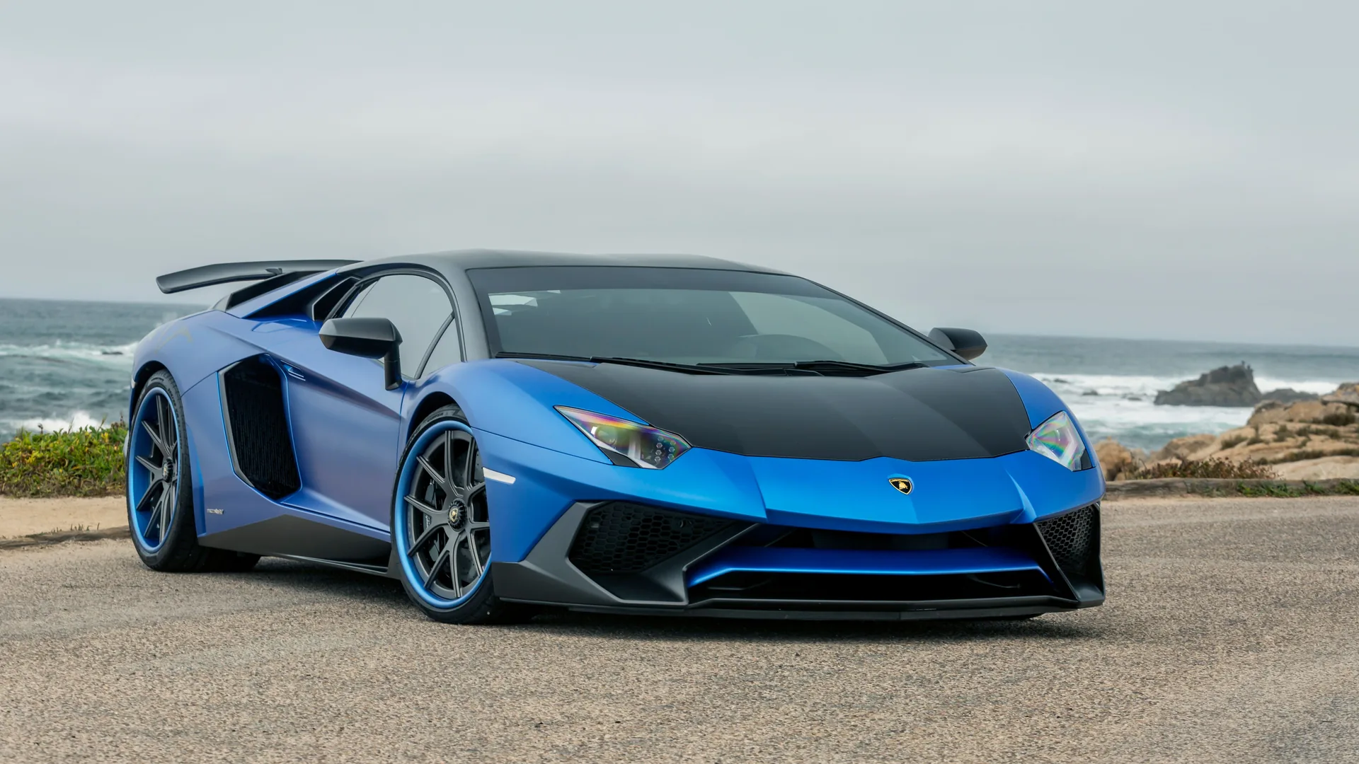 Lamborghini Aventador SV blu mare, supercar italiana, 5120x2880 4K, Desktop 4K