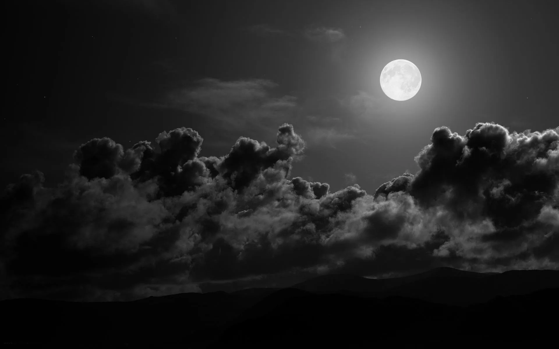 Luna piena tra nuvole scure, 1920x1200 Full HD+ WUXGA, Desktop
