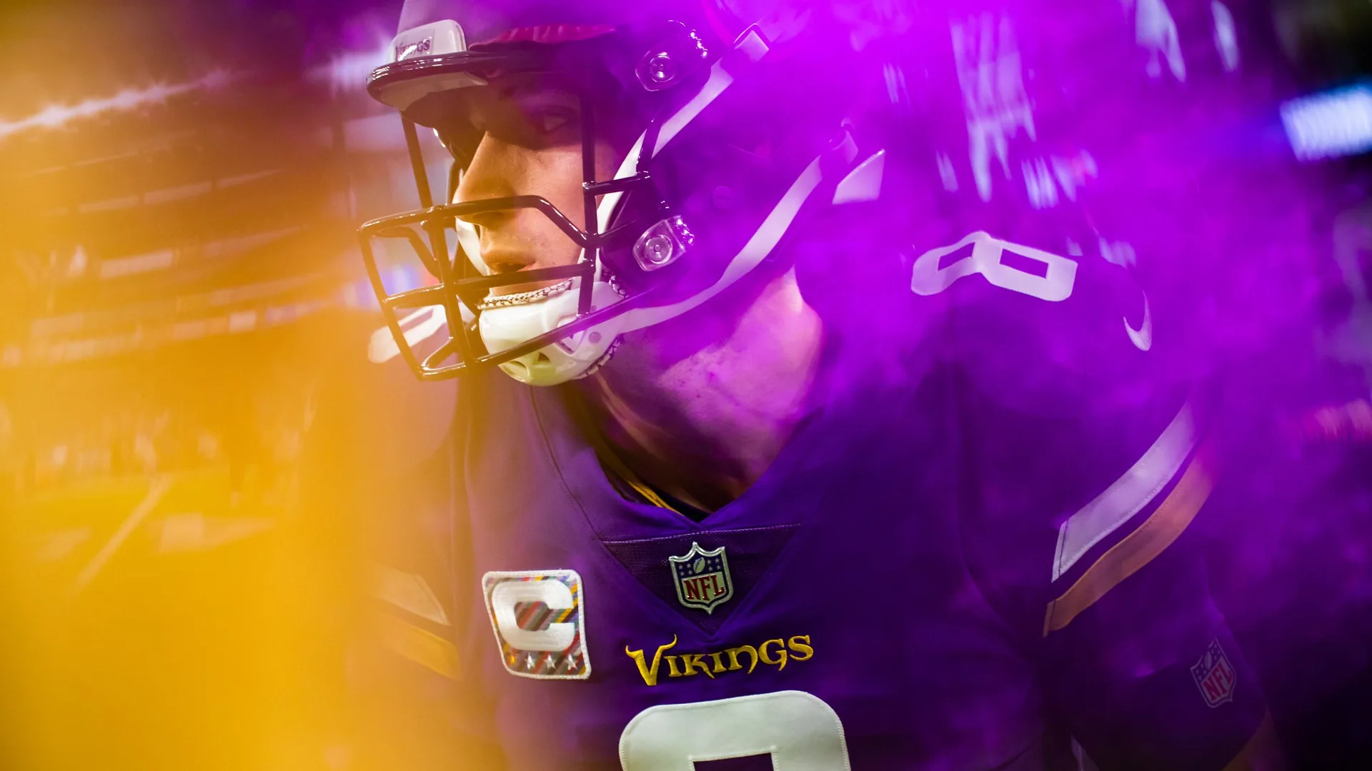 Giocatore Minnesota Vikings casco viola, NFL, 2560x1440 QHD, Laptop