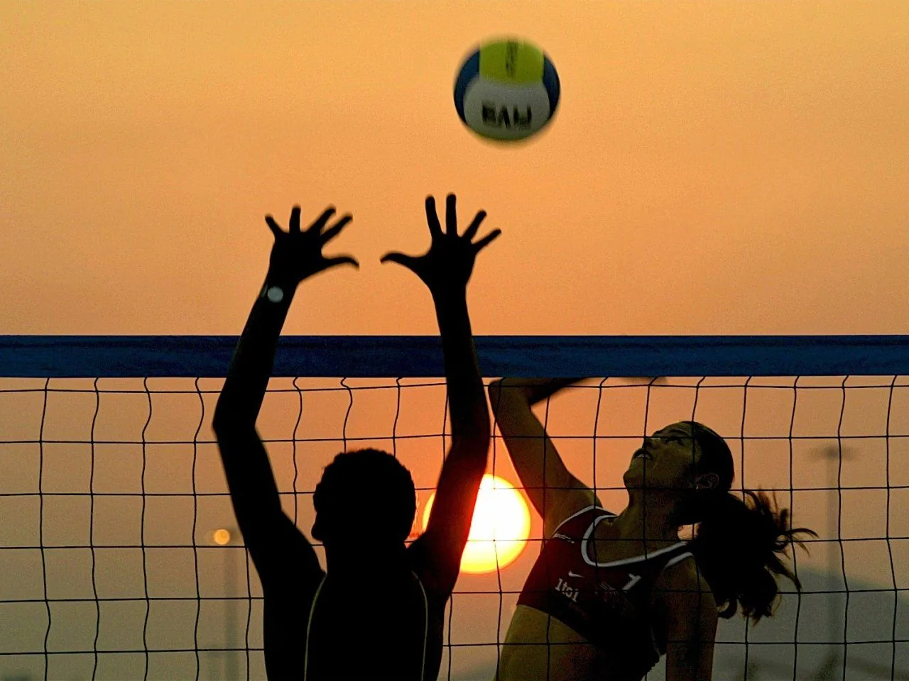 Silhouette pallavolo spiaggia tramonto, 1280x960 720p, PC