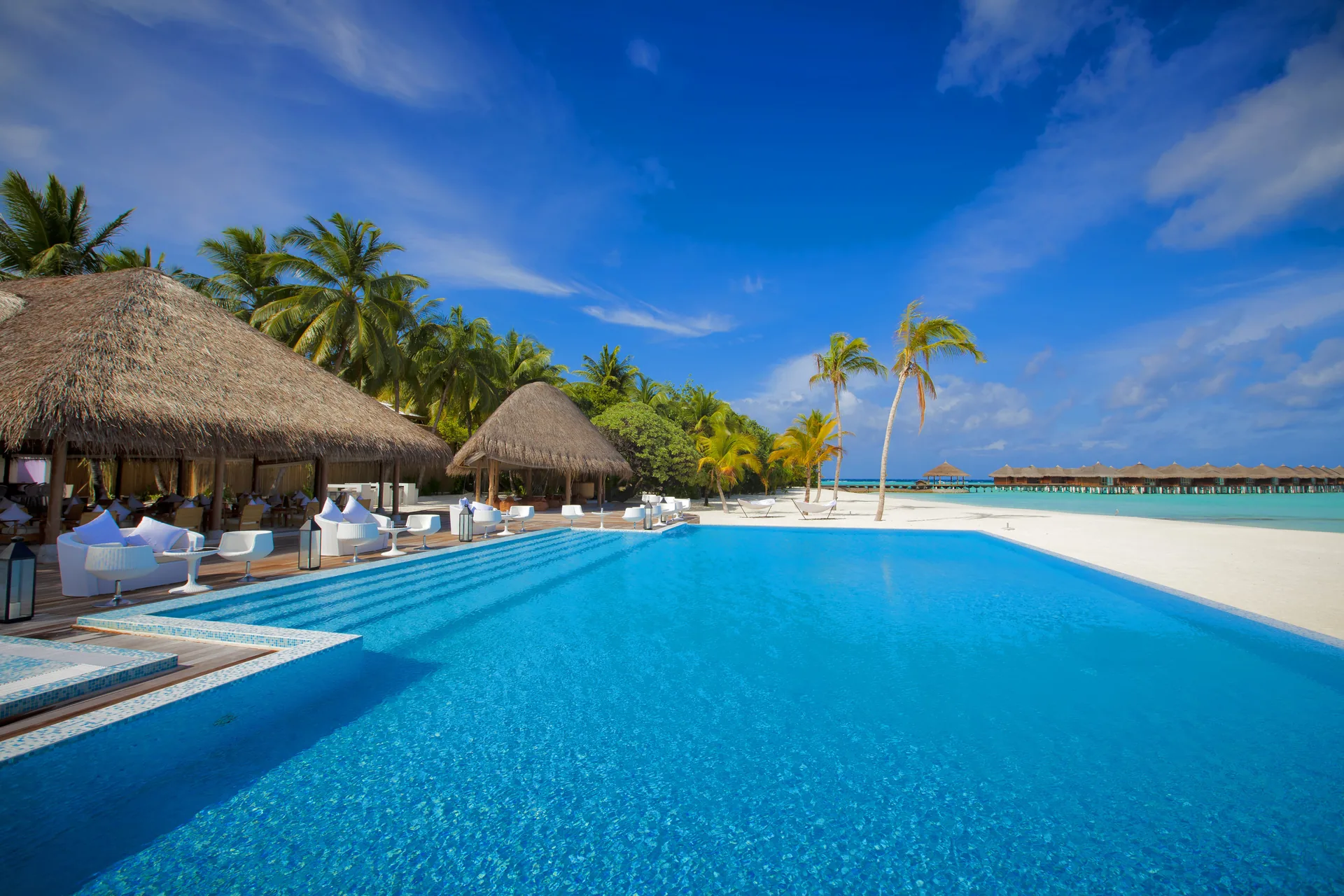 Piscina resort Maldive, 3300x2200 2K+, Monitor Gaming