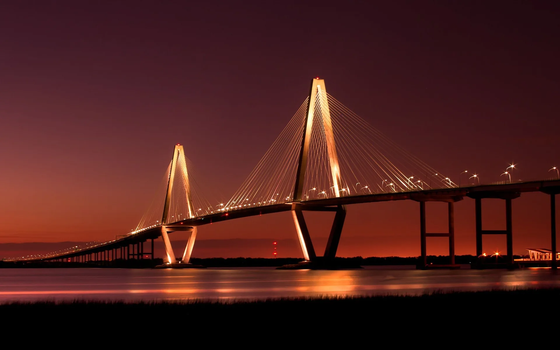 Ponte strallato illuminato al tramonto, 2560x1600 2K, Desktop