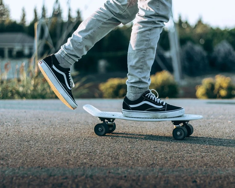 Scarpe Vans su skateboard, 1000x800 HD, Laptop