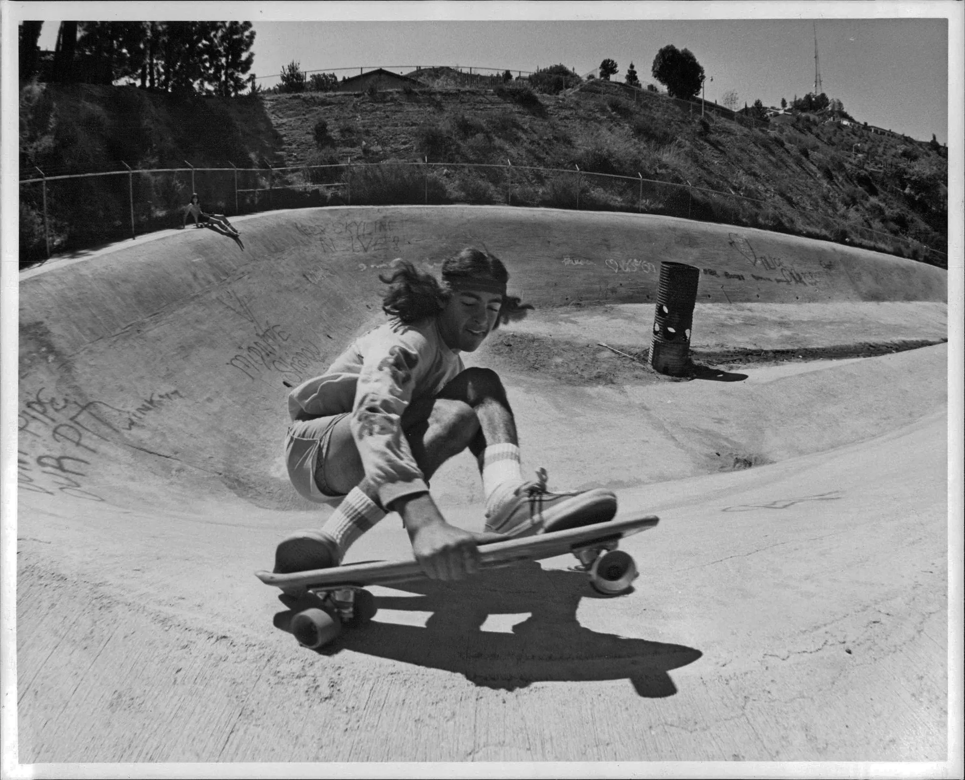Skateboarder vintage in piscina vuota, 2969x2401 WQXGA, Laptop