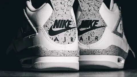 Air Jordan 4
