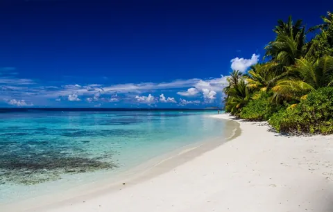 Isole e cielo blu